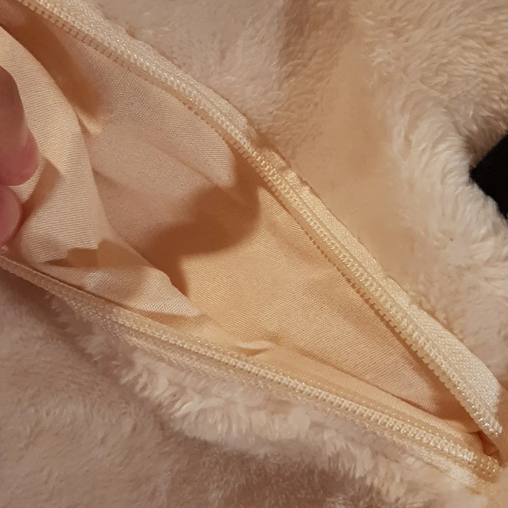 Soft Panda Bear Mini Handbag - Picture 5 of 7